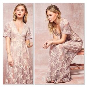 🆕 Floral Lace Maxi Dress